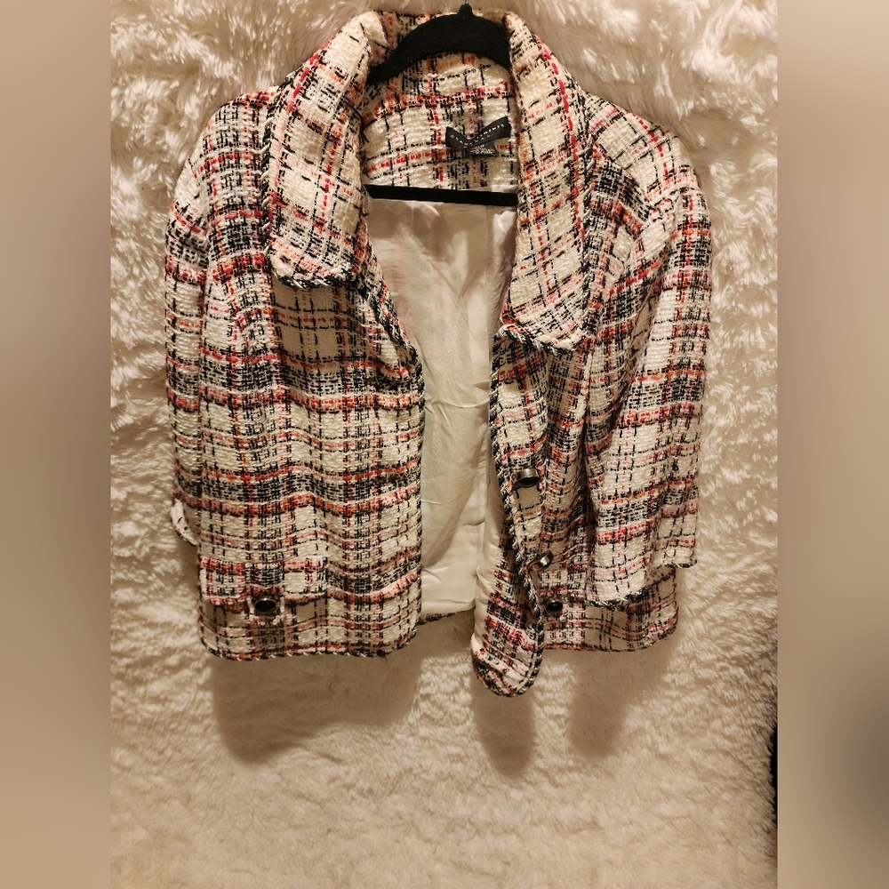 **Woman's Blazer**This beauty is coming from a smoke-free home.